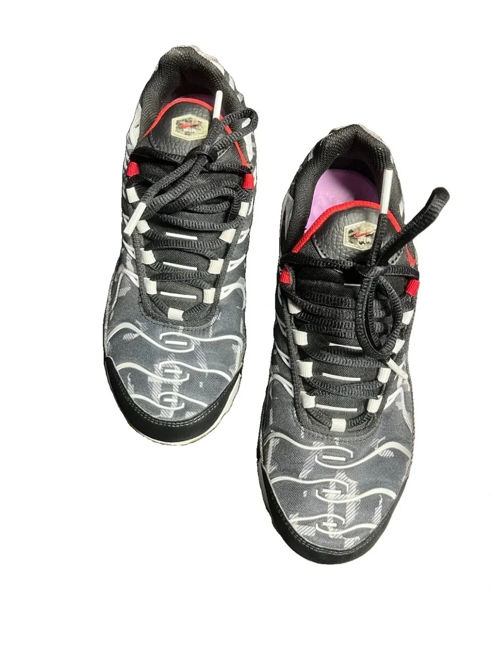 Nike Kids Black and Red Patterned Mesh Sneakers